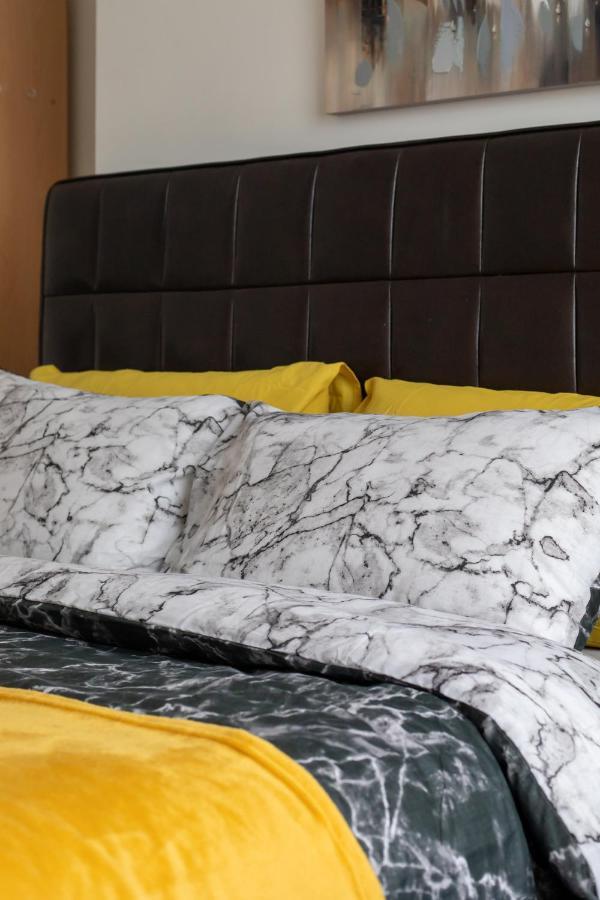 Sterling Aparment Apartment Уолсенд Екстериор снимка