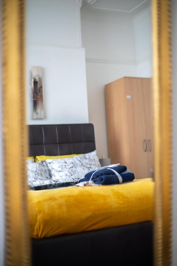 Sterling Aparment Apartment Уолсенд Екстериор снимка