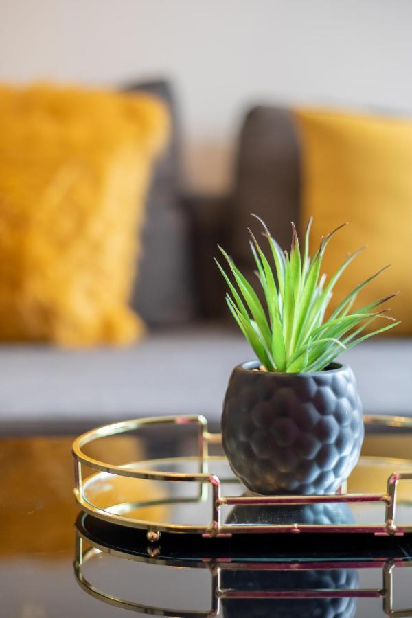 Sterling Aparment Apartment Уолсенд Екстериор снимка